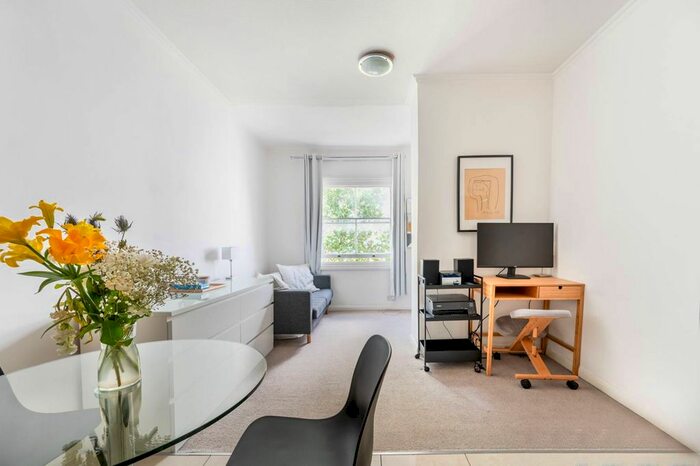 1 Bedroom Flat To Rent In Colville Gardens, Portobello, London, W11