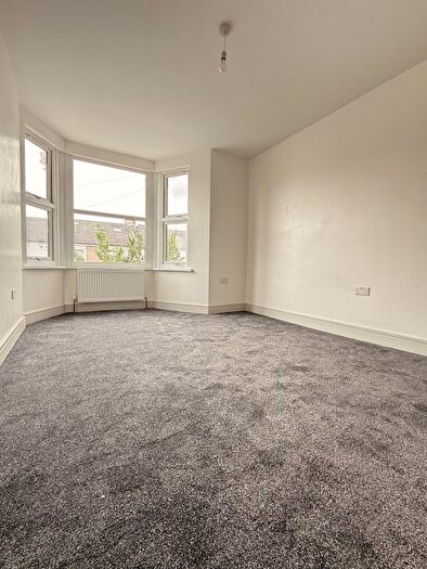 1 Bedroom Flat To Rent In Wanstead Park Road, Ilford, IG1