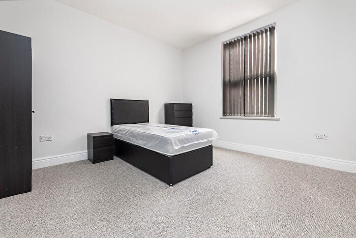 1 Bedroom End Of Terrace House To Rent In Room, Radford Road, Radford, NG7