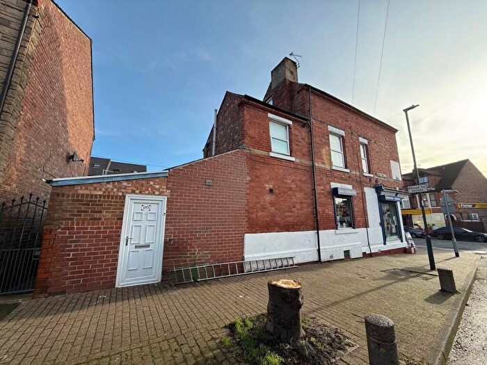 3 Bedroom Flat To Rent In Colwick Road, Nottingham, NG2