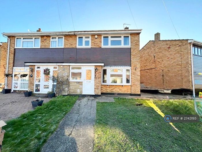 3 Bedroom Semi Detached House To Rent In Surridge Close, Rainham, RM13