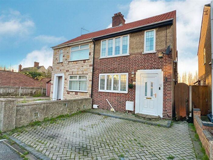 3 Bedroom Semi-Detached House For Sale In Enstone Road, Lowestoft, Suffolk, NR33