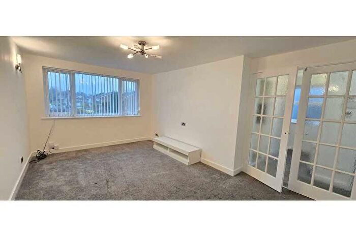 2 Bedroom Flat To Rent In Atherstone Close, Shirley, Solihull, B90