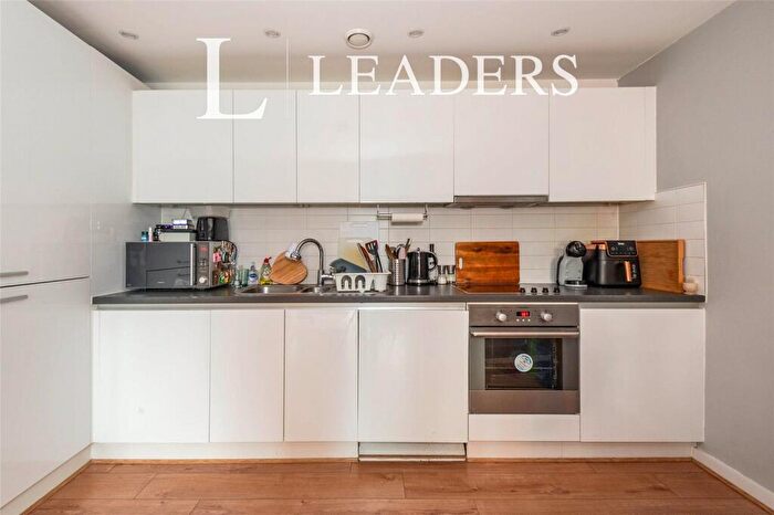 2 Bedroom Flat To Rent In Nobel House, Queensway, RH1