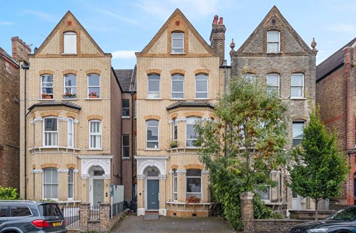 6 Bedroom Terraced House For Sale In Malwood Road, London, SW12