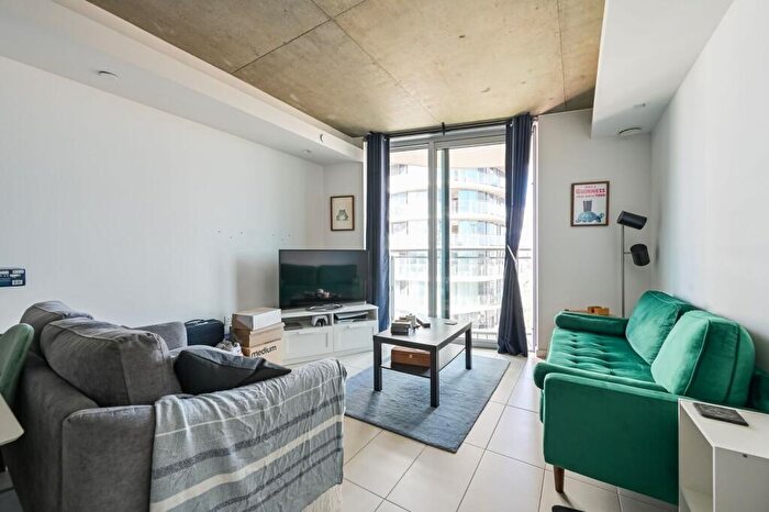 1 Bedroom Flat For Sale In Tidal Basin Road, Royal Docks, London, E16