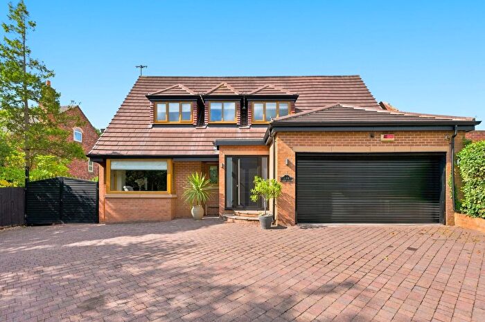 4 Bedroom Detached House For Sale In Moorgate Road, Rotherham, S60