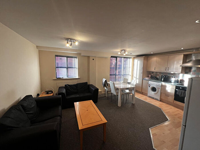 2 Bedroom Flat To Rent In Royal Victoria Court, Gamble Street, Nottingham, NG7