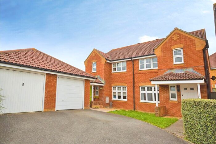 3 Bedroom House To Rent In Sylvan Drive, Newport, PO30