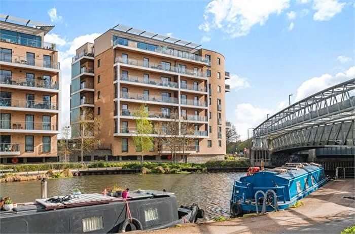 2 Bedroom Flat For Sale In Lock Court, Essex Wharf, London, E5