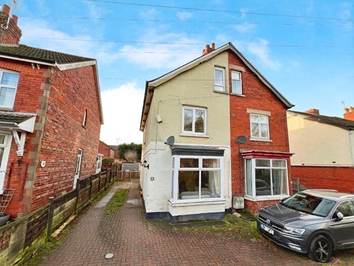 4 Bedroom Semi-Detached House For Sale In Belvoir Avenue, Grantham, NG31