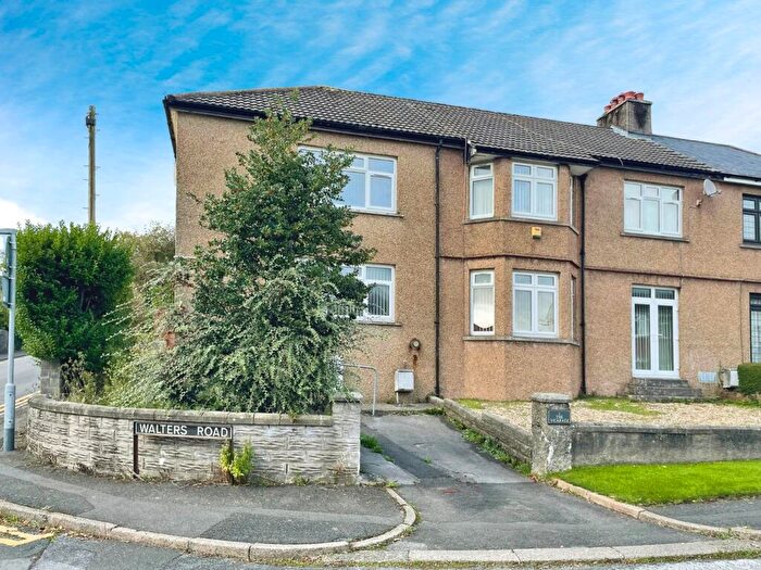 5 Bedroom Semi-Detached House For Sale In Walters Road, Bridgend, CF31 - Photo 2