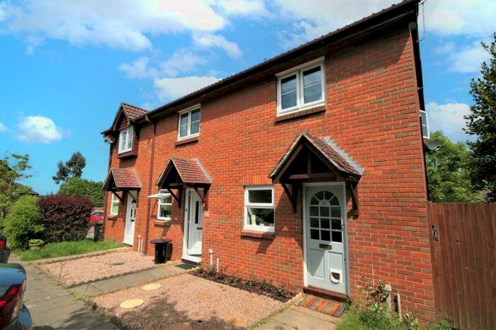 2 Bedroom Terraced House To Rent In St Peters Gardens, Farnham, GU10