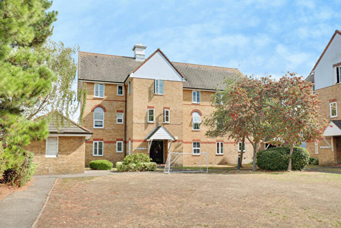 2 Bedroom Flat To Rent In London Road, Benfleet, SS7