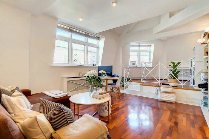 3 Bedroom Flat To Rent In Jermyn Street, London, SW1Y