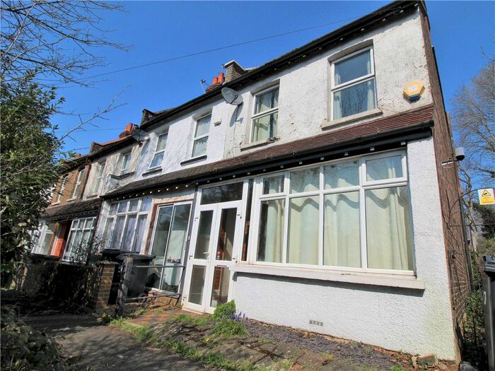 2 Bedroom End Of Terrace House To Rent In Stoats Nest Road, Coulsdon, CR5