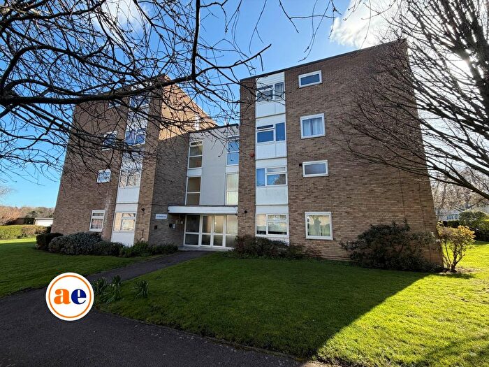 3 Bedroom Flat For Sale In Wickham Street, Welling, DA16