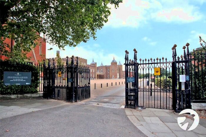 1 Bedroom Flat To Rent In Langhorne Street, Woolwich, London, SE18