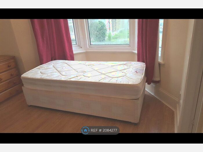 Studio To Rent In Wightman Road, Turnpike Lane, N8