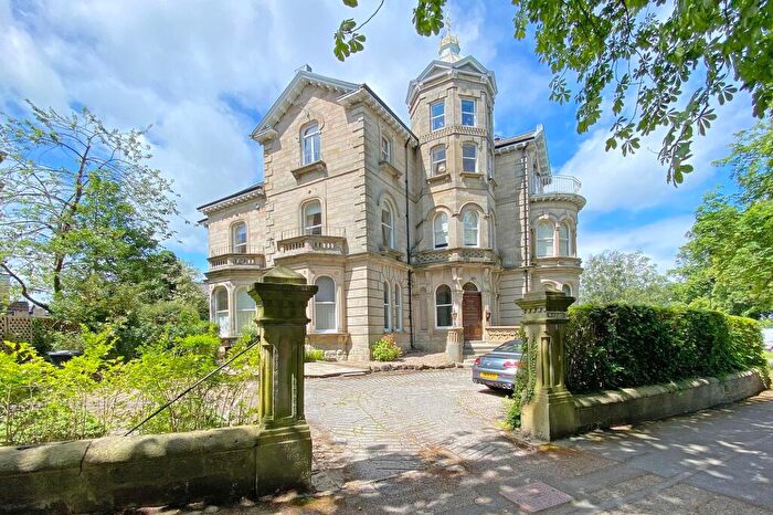 1 Bedroom Flat For Sale In Park Road, Beaulieu Court, HG2