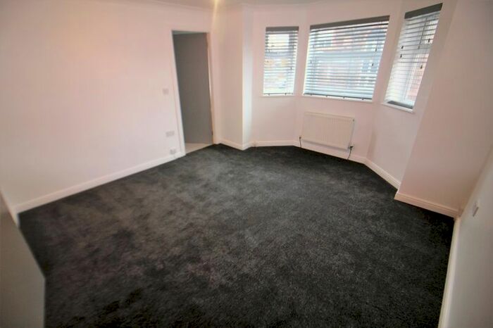 3 Bedroom Flat To Rent In Thomson Road, Seaforth, Liverpool, L21