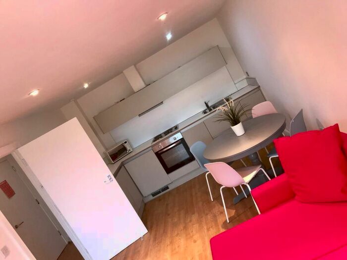 2 Bedroom Flat To Rent In Rosegate House, , Hereford Road, Bow, Mile End, Victoria Park, London, E3