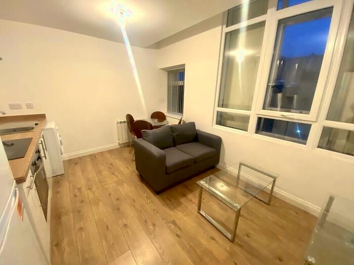 1 Bedroom Apartment To Rent In Devonshire House, Great Charles Street Queensway, Birmingham, B3