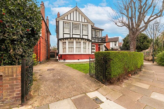 1 Bedroom Flat To Rent In Dartmouth Road, Kilburn, (Inclusive Of Water), NW2