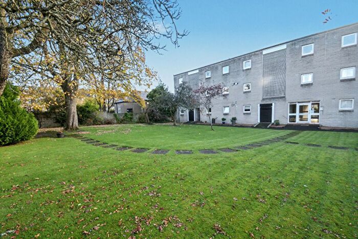 2 Bedroom Flat For Sale In Ellisland Road, Newlands, Glasgow, G43