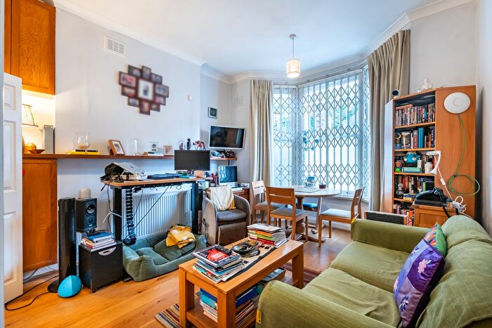 2 Bedroom Flat For Sale In Bravington Road, London, W9