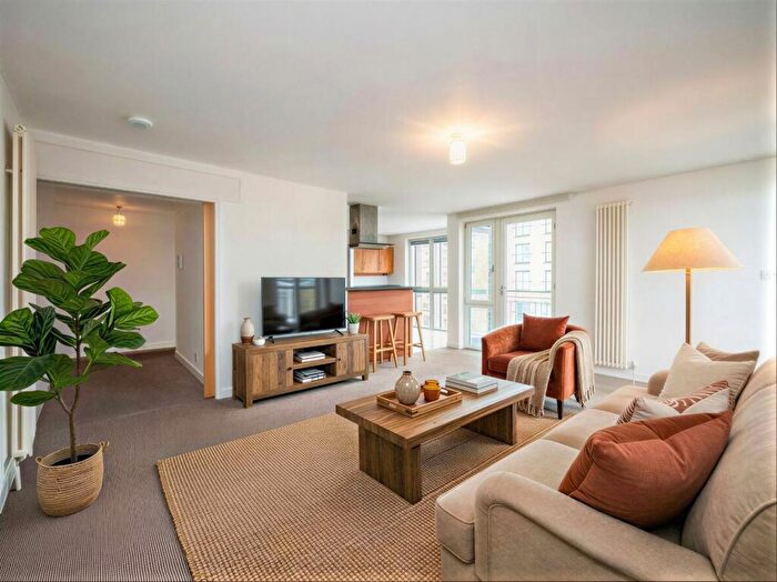 3 Bedroom Flat For Sale In / East Pilton Farm Avenue, Edinburgh, EH5