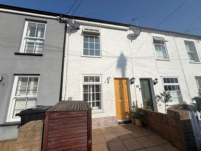2 Bedroom Terraced House To Rent In Southbank, Thames Ditton, KT7