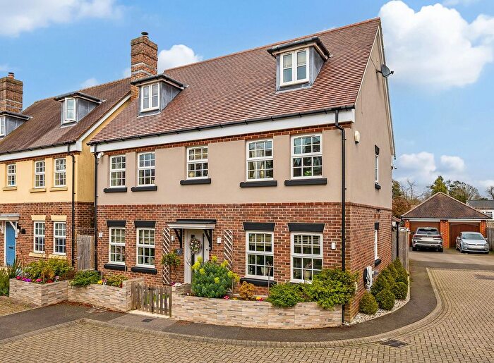 6 Bedroom Detached House For Sale In Orchard End, Newbury, RG20