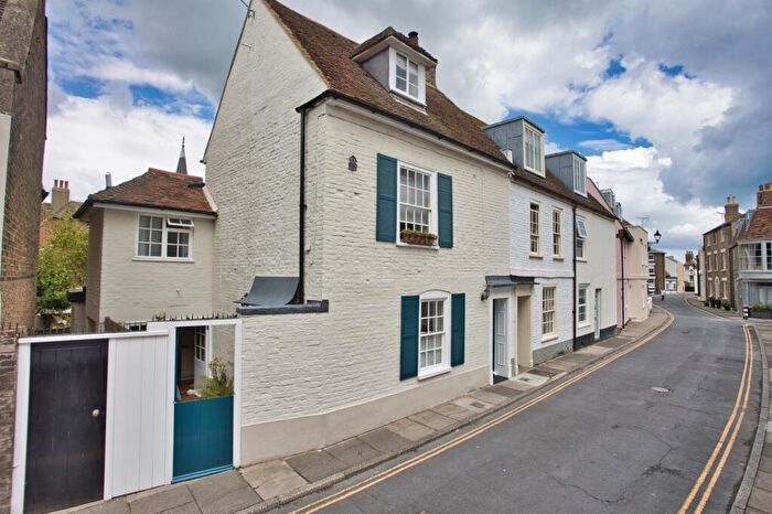 3 Bedroom End Of Terrace House For Sale In Middle Street, Deal, Kent, CT14