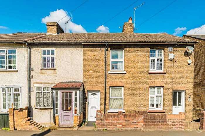 2 Bedroom Property For Sale In Albion Road, Hounslow, TW3