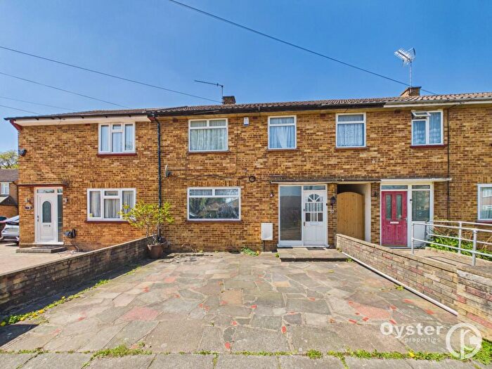 4 Bedroom Terraced House For Sale In Meadfield, Edgware, HA8