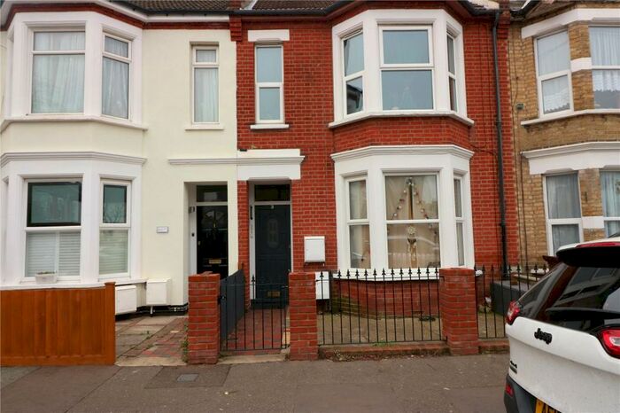 2 Bedroom Apartment To Rent In Stornoway Road, Southend-on-Sea, Essex, SS2