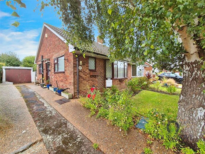 1 Bedroom Bungalow For Sale In Cornmill Gardens, Polegate, East Sussex, BN26