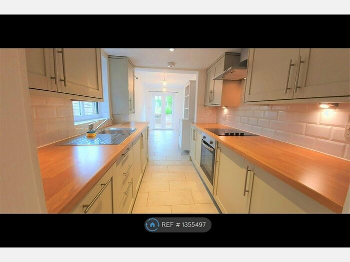 3 Bedroom Semi-Detached House To Rent In Grove Road, Sevenoaks, TN14