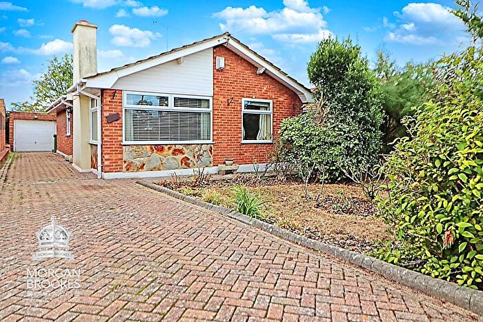 3 Bedroom Detached Bungalow For Sale In Clifton Avenue, South Benfleet, SS7