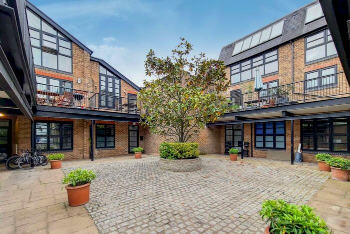 2 Bedroom Terraced House To Rent In .Balham Grove, Balham, London, SW12