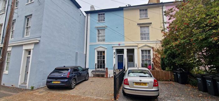 4 Bedroom Semi-Detached House To Rent In Clarence Place, Gravesend, Kent, DA12