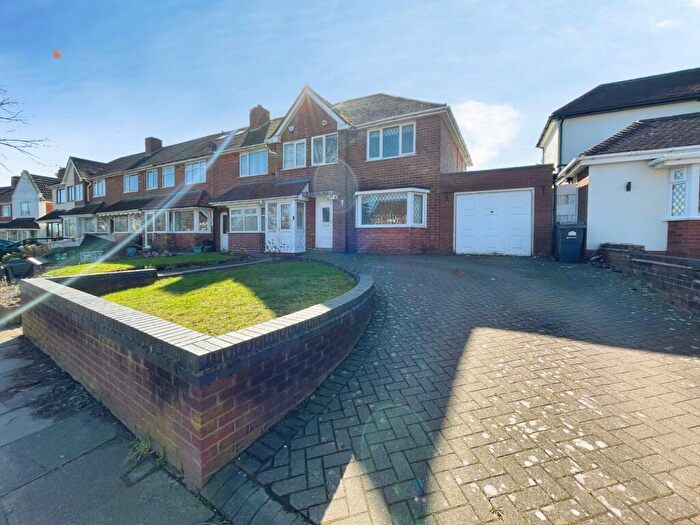 3 Bedroom Semi Detached House For Sale In Aldridge Road, Great Barr, Birmingham, B44