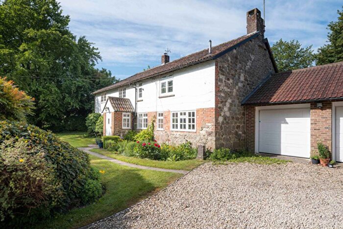4 Bedroom Detached House For Sale In Winterbourne Monkton, Swindon, SN4