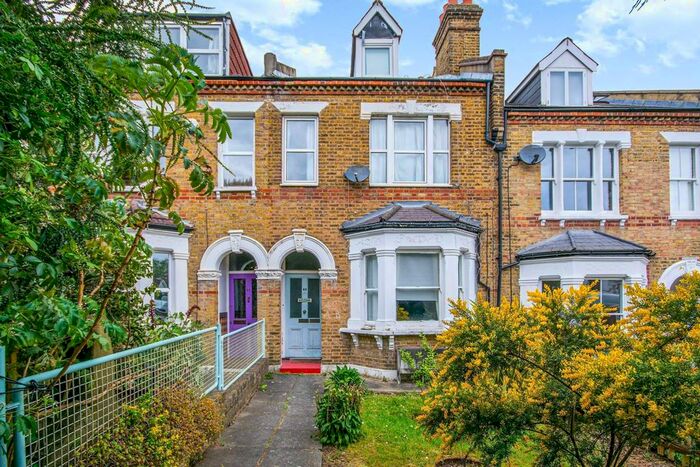 2 Bedroom Maisonette To Rent In Overhill Road, East Dulwich, London, SE22