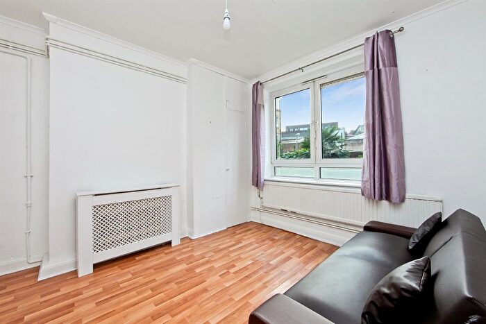 2 Bedroom Flat To Rent In Whites Grounds Estate, London, SE1