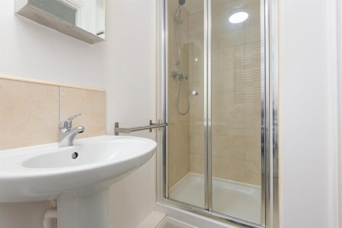 3 Bedroom Flat To Rent In Qube, West Street, S1