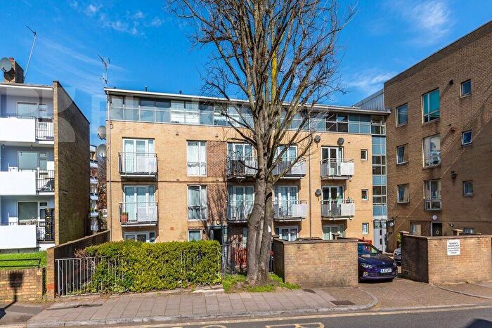 2 Bedroom Flat To Rent In Mackenzie Road, Caledonian Road, N7