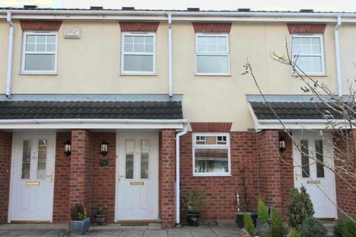 2 Bedroom Town House To Rent In Wain Avenue, Chesterfield, Derbyshire, S41
