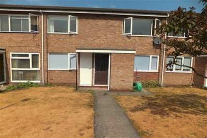 2 Bedroom Maisonette Flat To Rent In Enfield Close, Erdington. B23 5se.